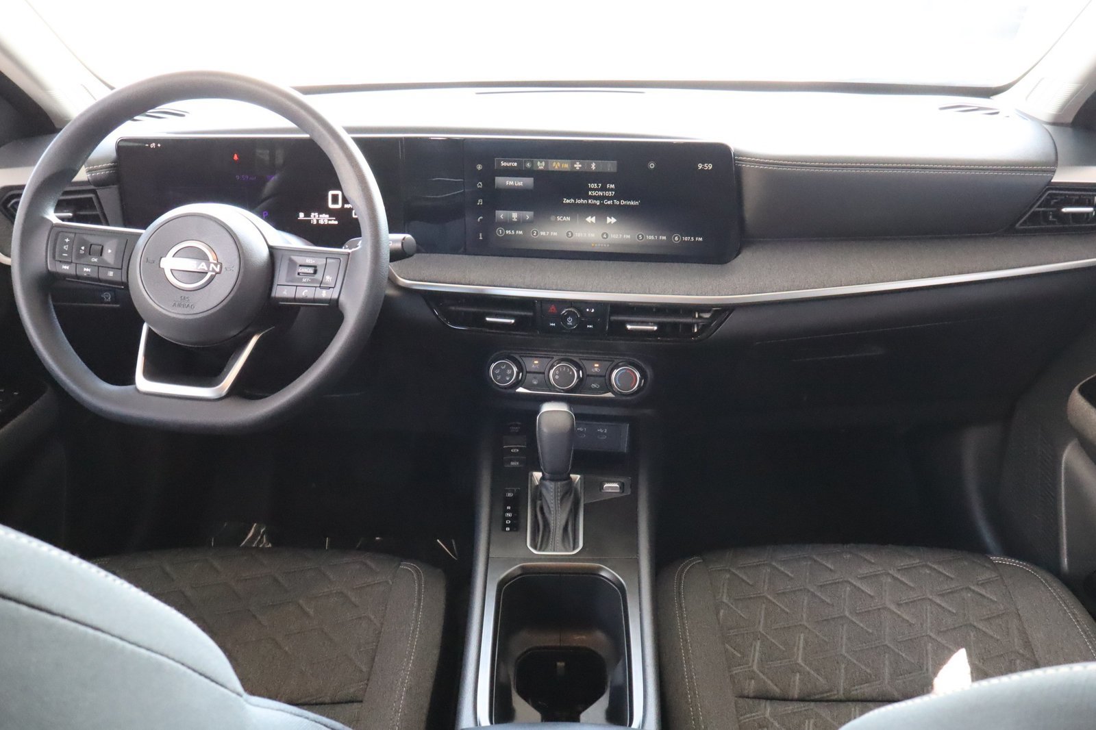 Used 2025 Nissan Kicks SV FWD image 27