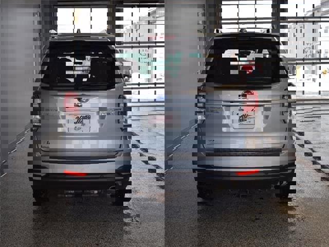 Used 2018 Subaru Forester 2.5i Touring w/ Popular Package #2 image 8