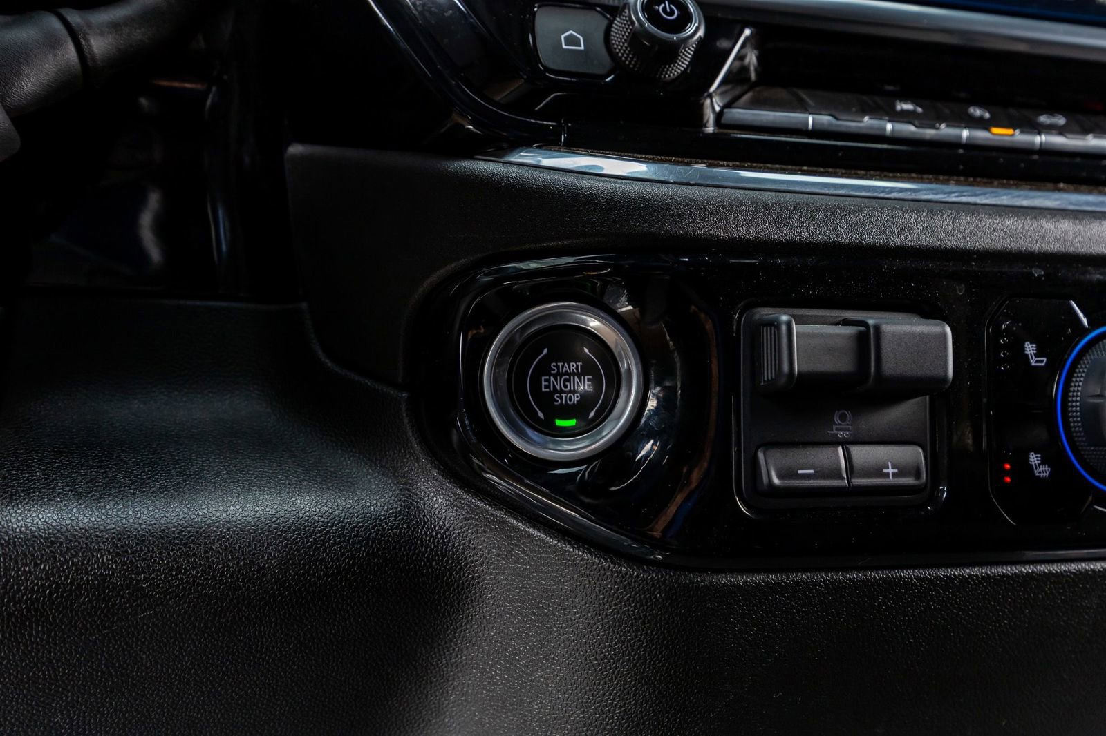 Used 2023 Chevrolet Silverado 1500 LT w/ Z71 Off-Road Package image 22