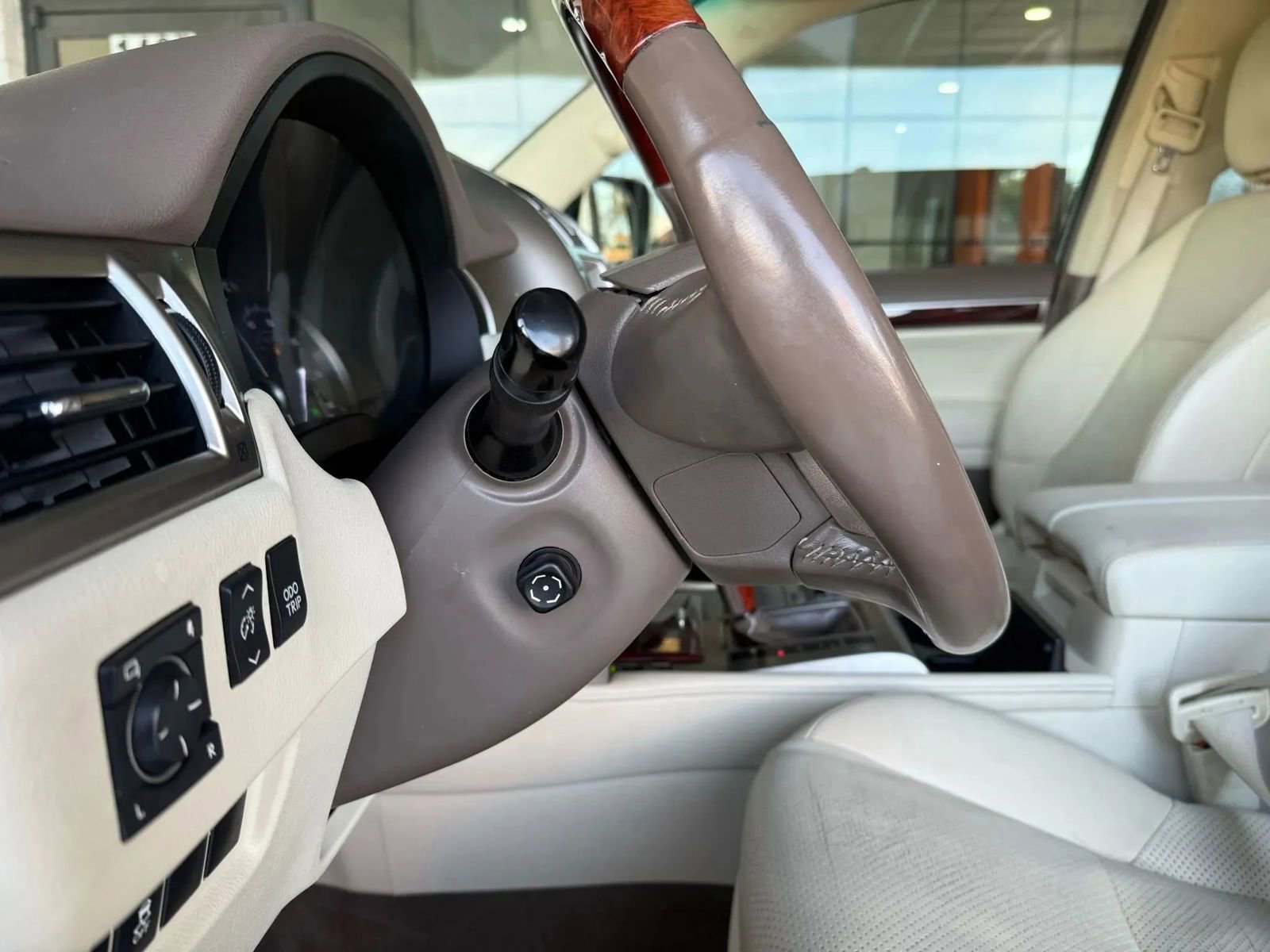 Used 2012 Lexus GX 460 w/ Comfort Plus Pkg image 36