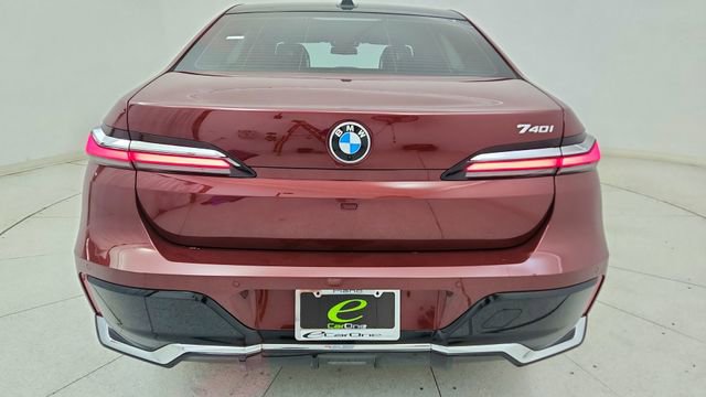 Used 2025 BMW 740i image 12