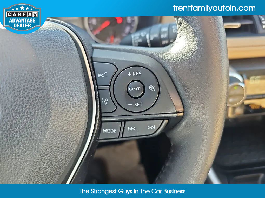 Used 2021 Toyota RAV4 XLE Premium image 22