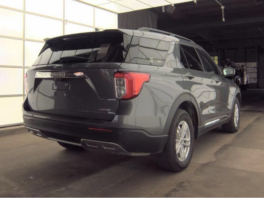 Used 2024 Ford Explorer XLT w/ Equipment Group 202A AWD/4WD image 4