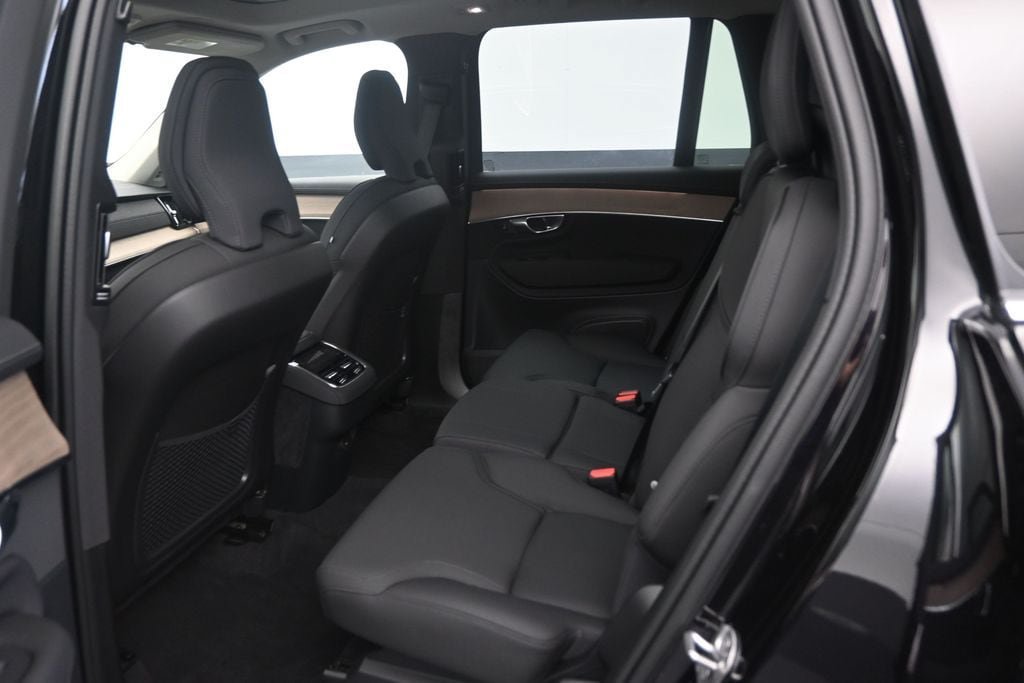 New 2026 Volvo XC90 B6 Plus AWD/4WD image 16