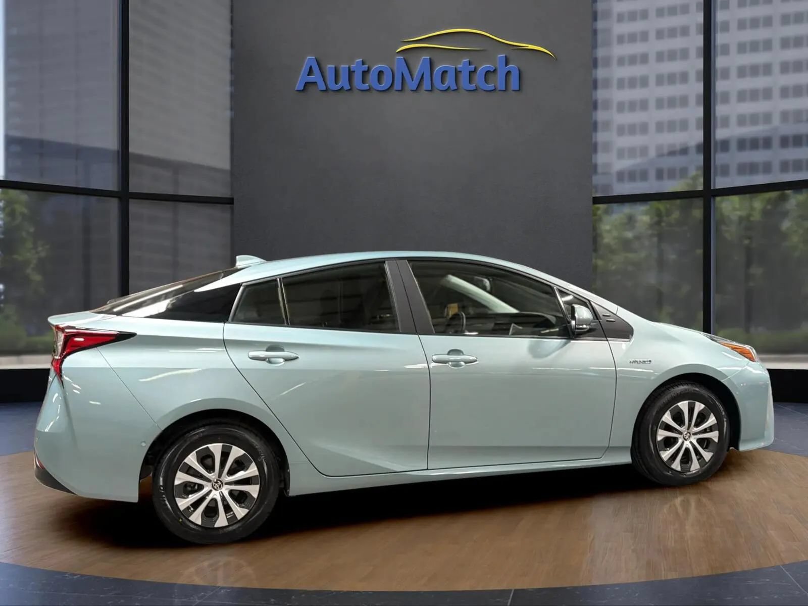 Used 2021 Toyota Prius LE AWD/4WD image 12