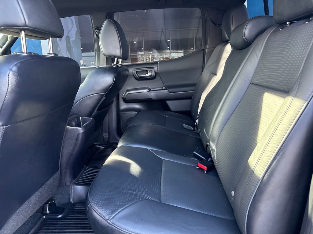 Used 2022 Toyota Tacoma TRD Sport image 29