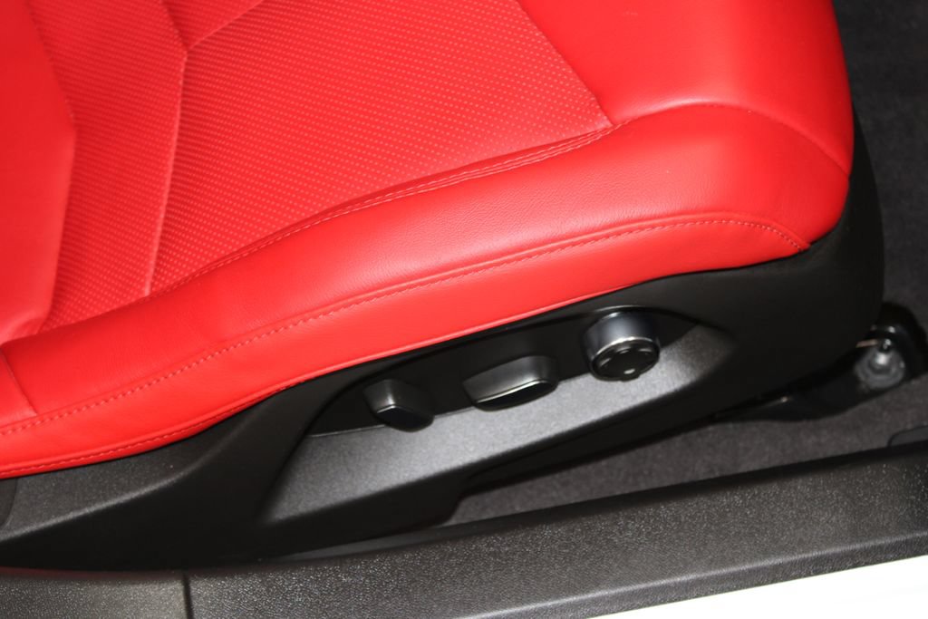 Used 2023 Chevrolet Corvette Stingray Preferred Conv w/ Z51 Performance Package RWD image 25