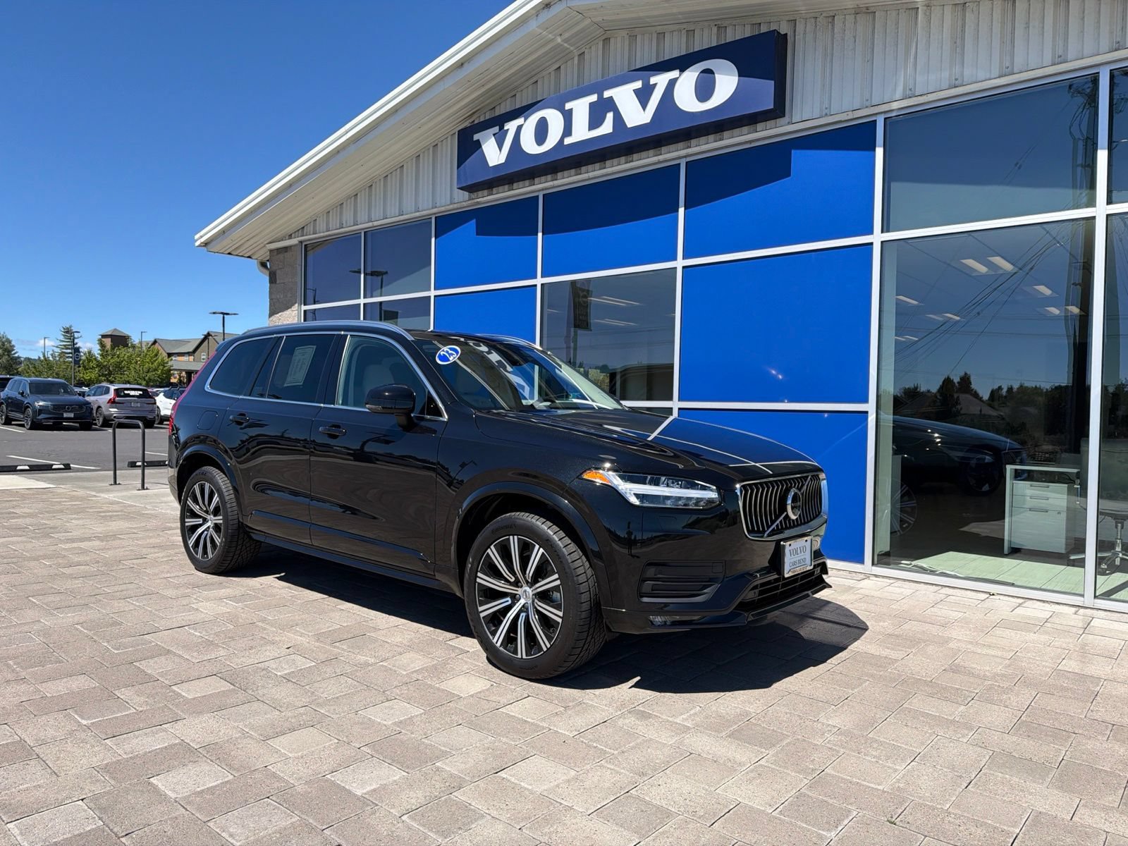 Used 2023 Volvo XC90 B5 Core w/ Protection Package Premier AWD/4WD image 1