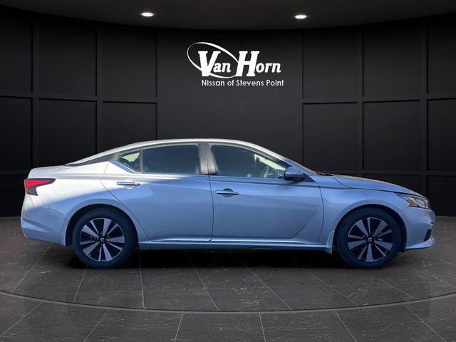 Used 2022 Nissan Altima 2.5 SV w/ SV Premium Package image 2