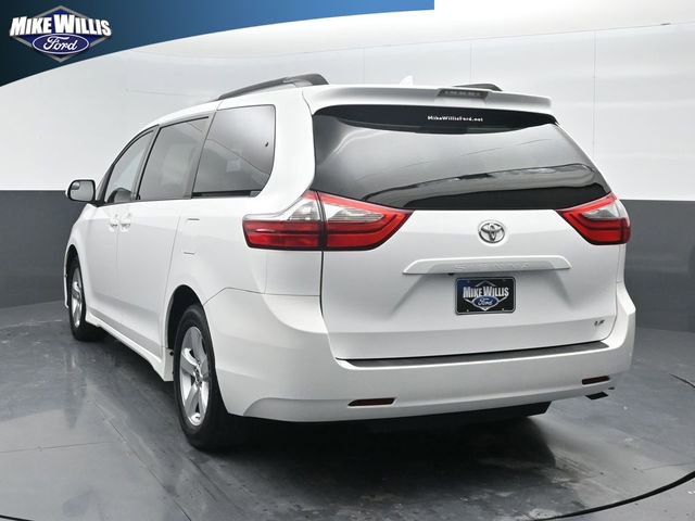Used 2020 Toyota Sienna LE image 5