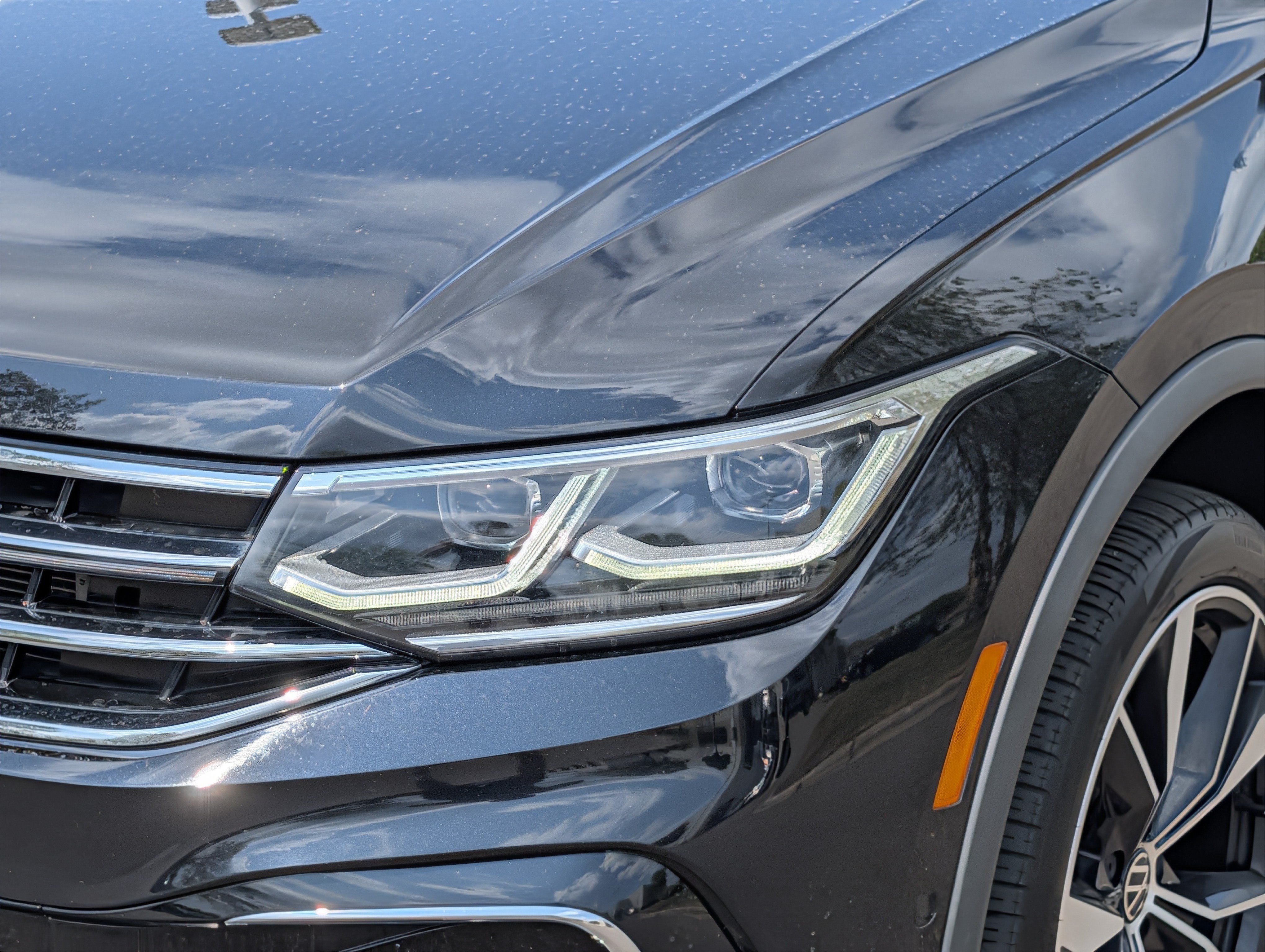 Used 2023 Volkswagen Tiguan SEL R-Line AWD/4WD image 16