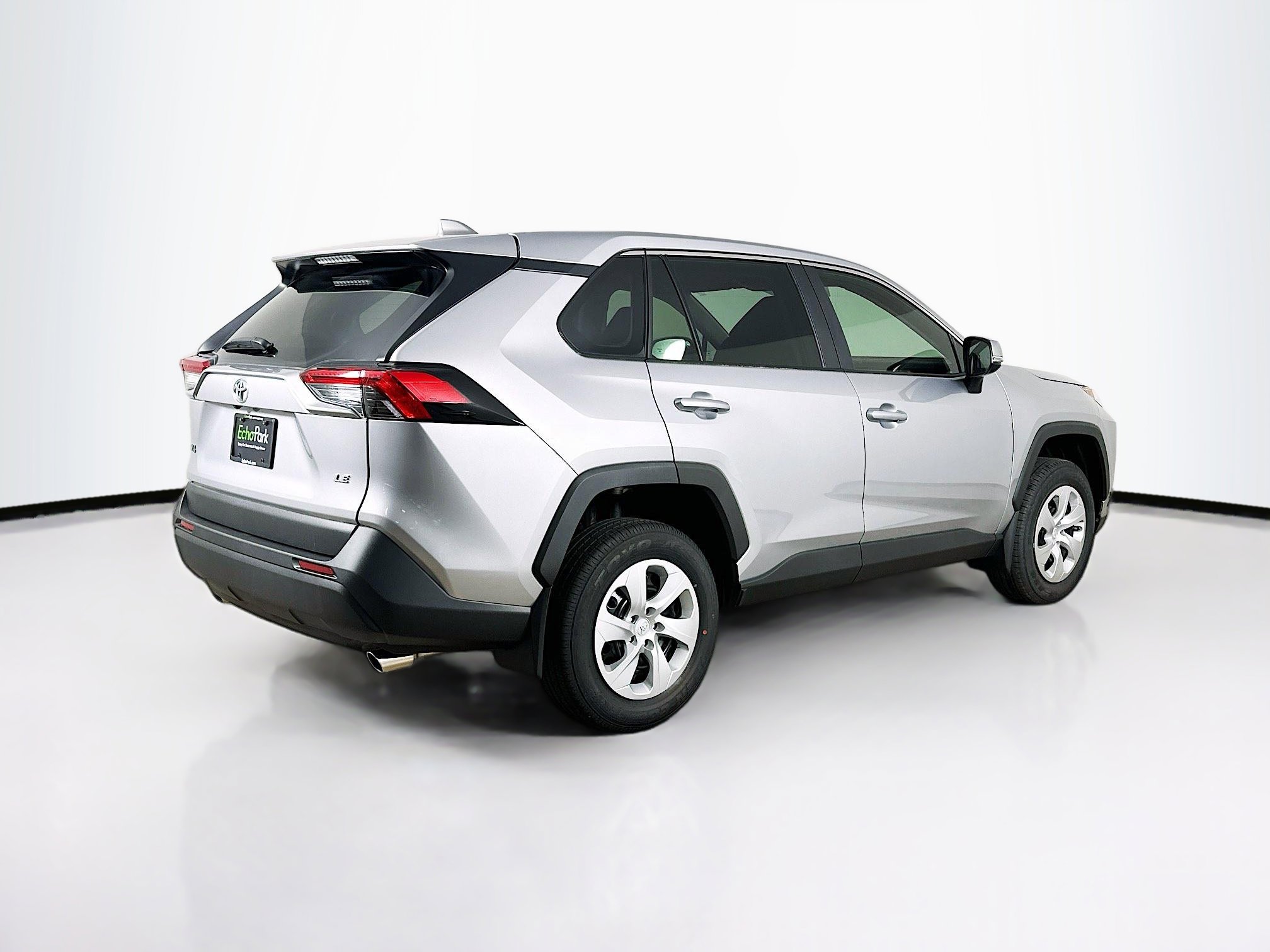 Used 2025 Toyota RAV4 LE image 9