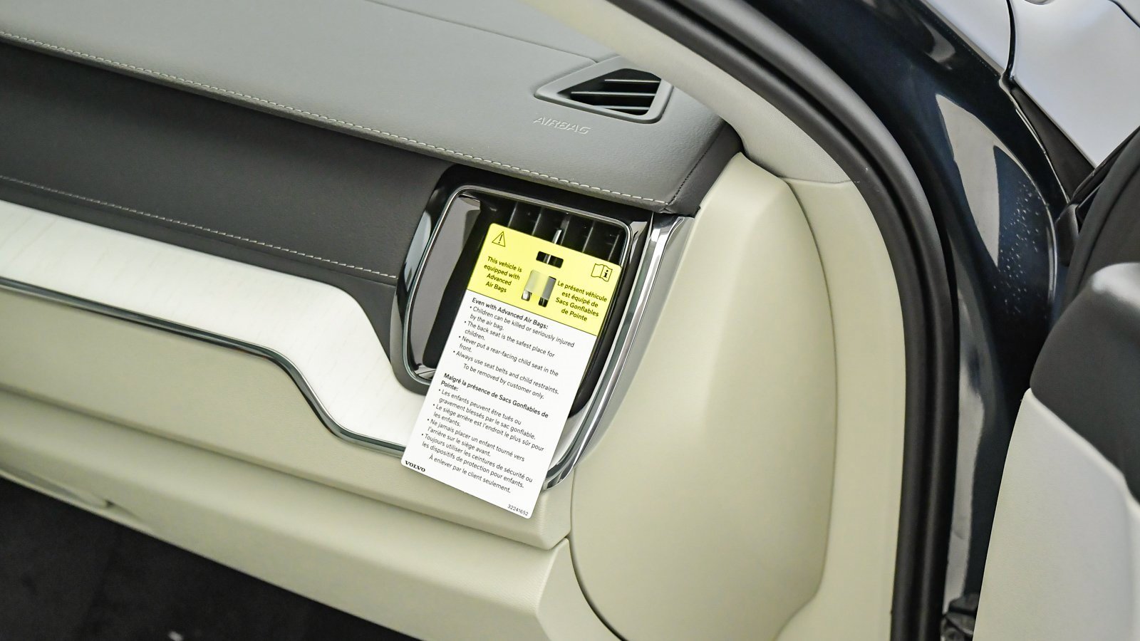 New 2026 Volvo XC60 B5 Ultra w/ Protection Package Premier image 16
