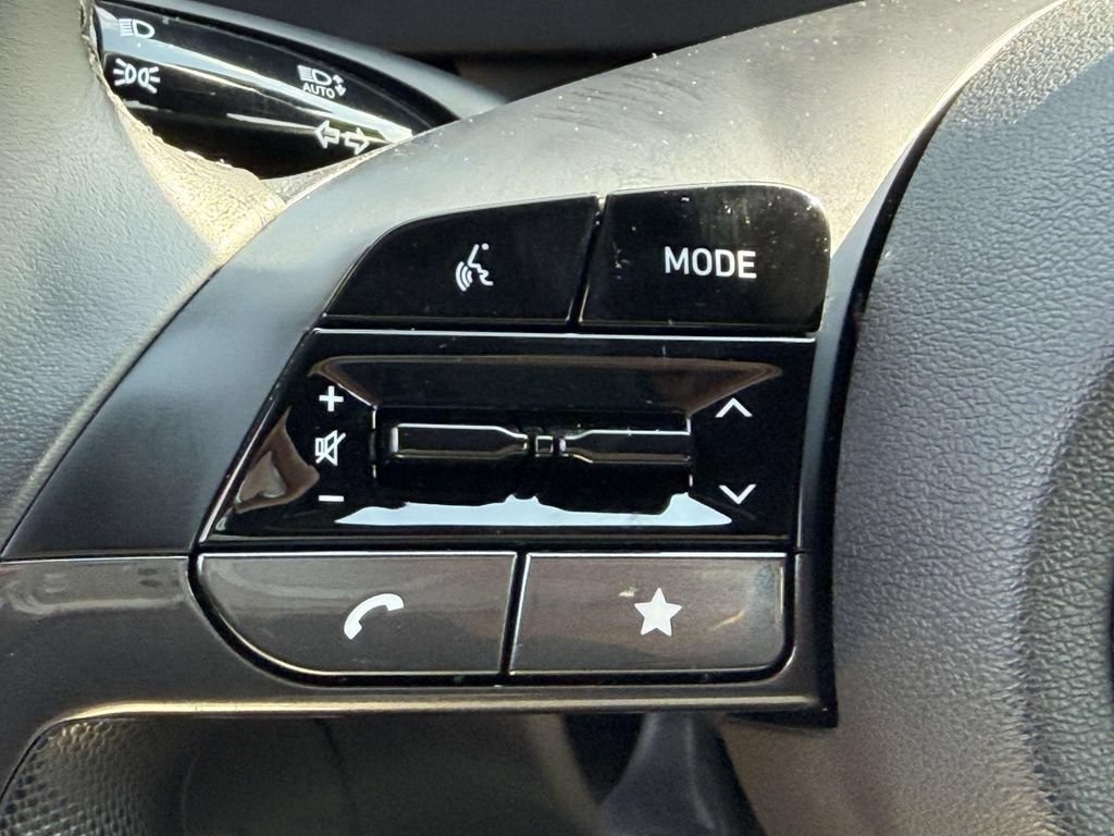 Certified 2025 Hyundai Elantra Sport FWD image 21