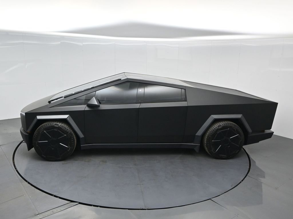 Used 2024 Tesla Cybertruck AWD Crew Cab image 55