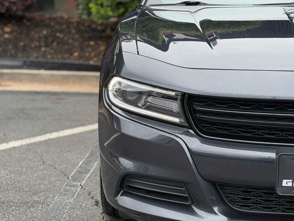 Used 2019 Dodge Charger SXT RWD image 4