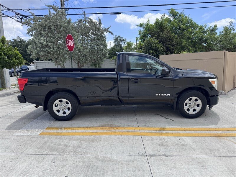 Used 2017 Nissan Titan S RWD image 4