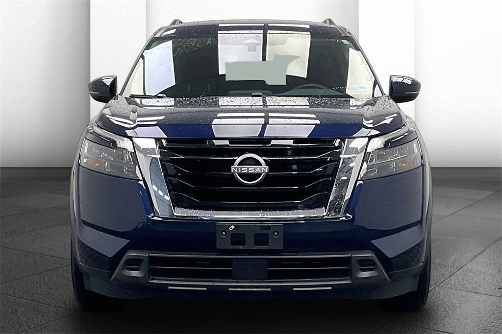 Certified 2024 Nissan Pathfinder SV image 2