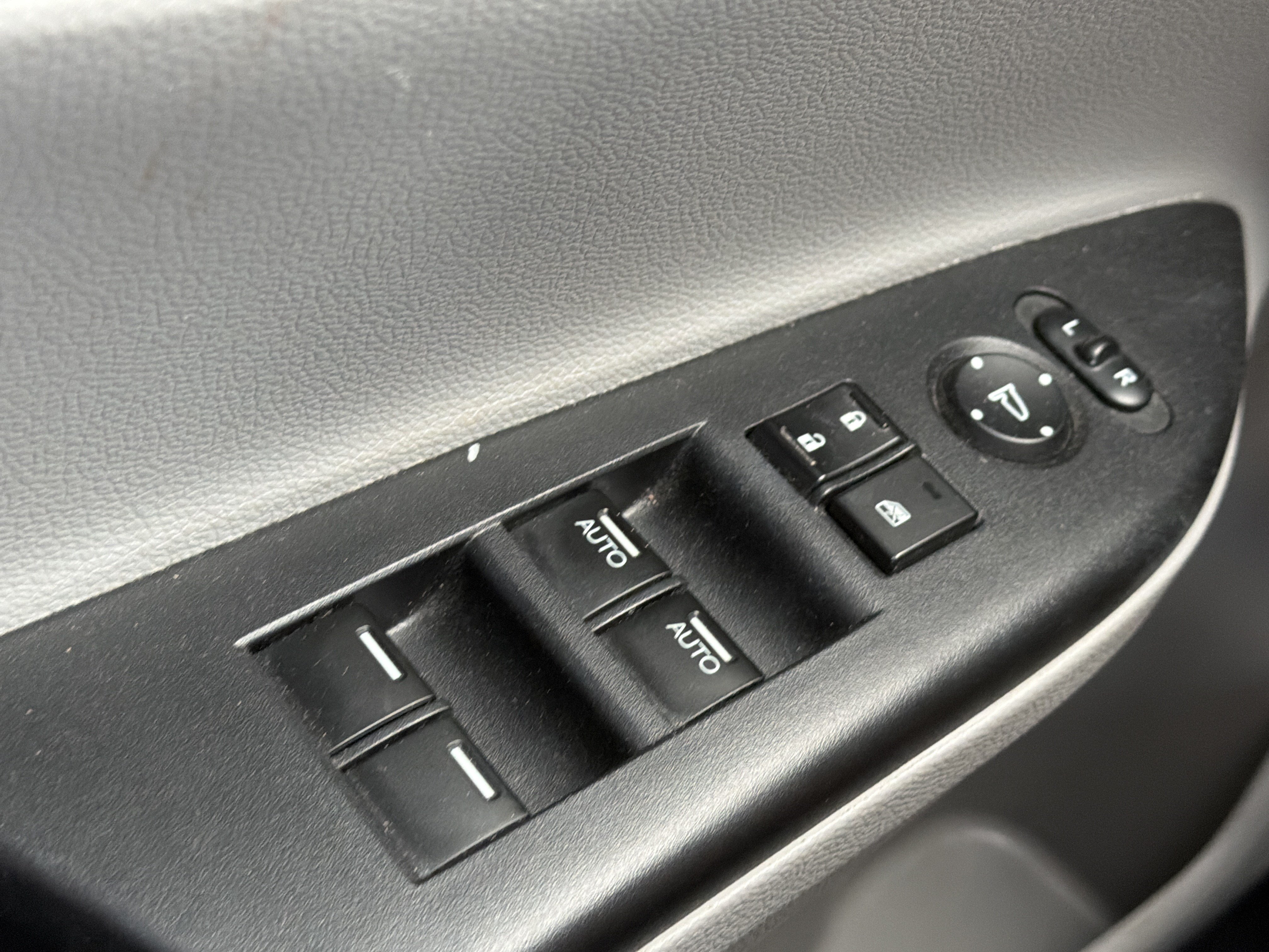 Used 2017 Honda Accord EX-L image 21