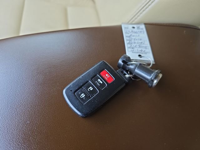 Used 2013 Toyota Avalon XLE Touring image 29