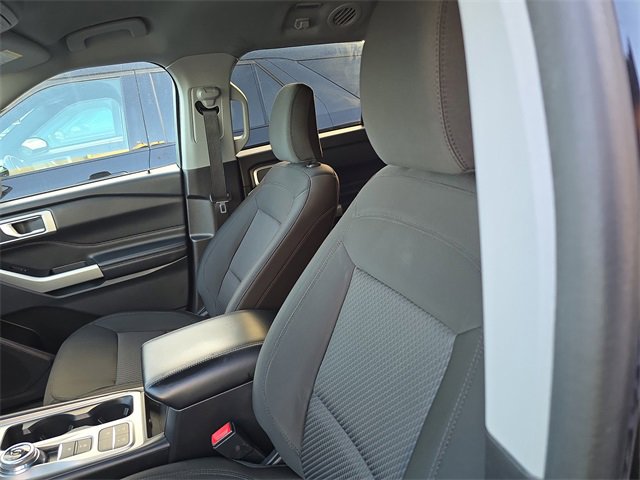 Used 2022 Ford Explorer XLT image 17