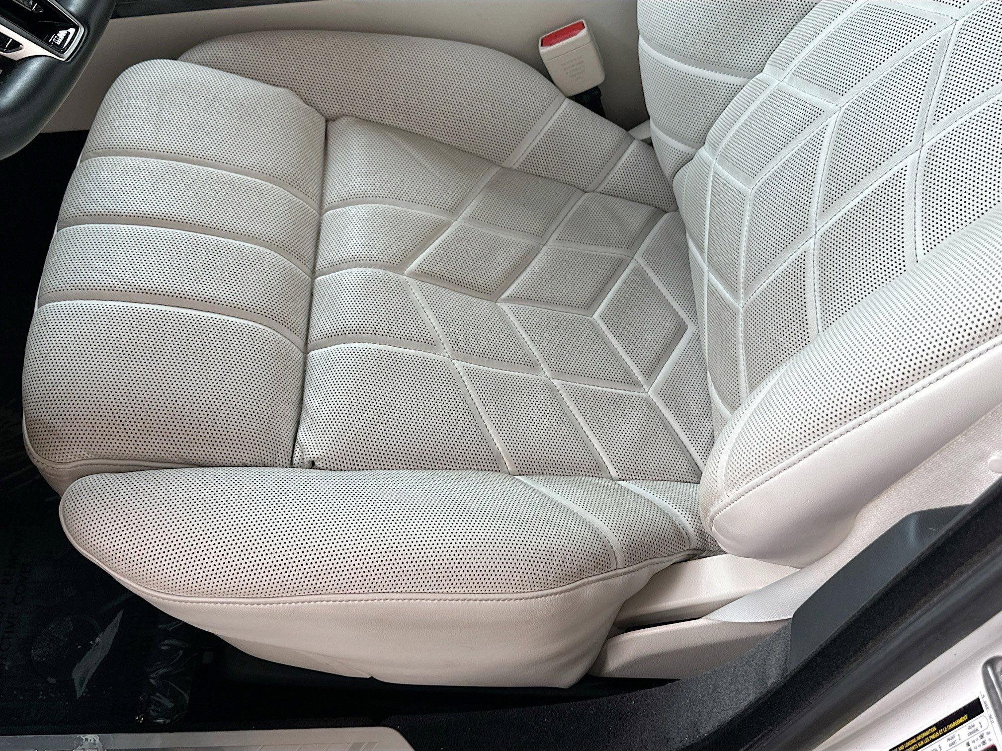 Used 2023 BMW 740i w/ Executive Package image 20