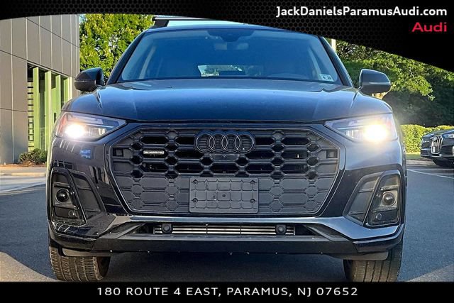 Used 2023 Audi Q5 2.0T Premium Plus w/ Premium Plus Package AWD/4WD image 3