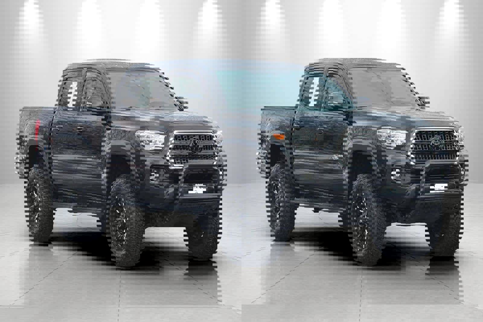 Used 2017 Toyota Tacoma TRD Off-Road image 9