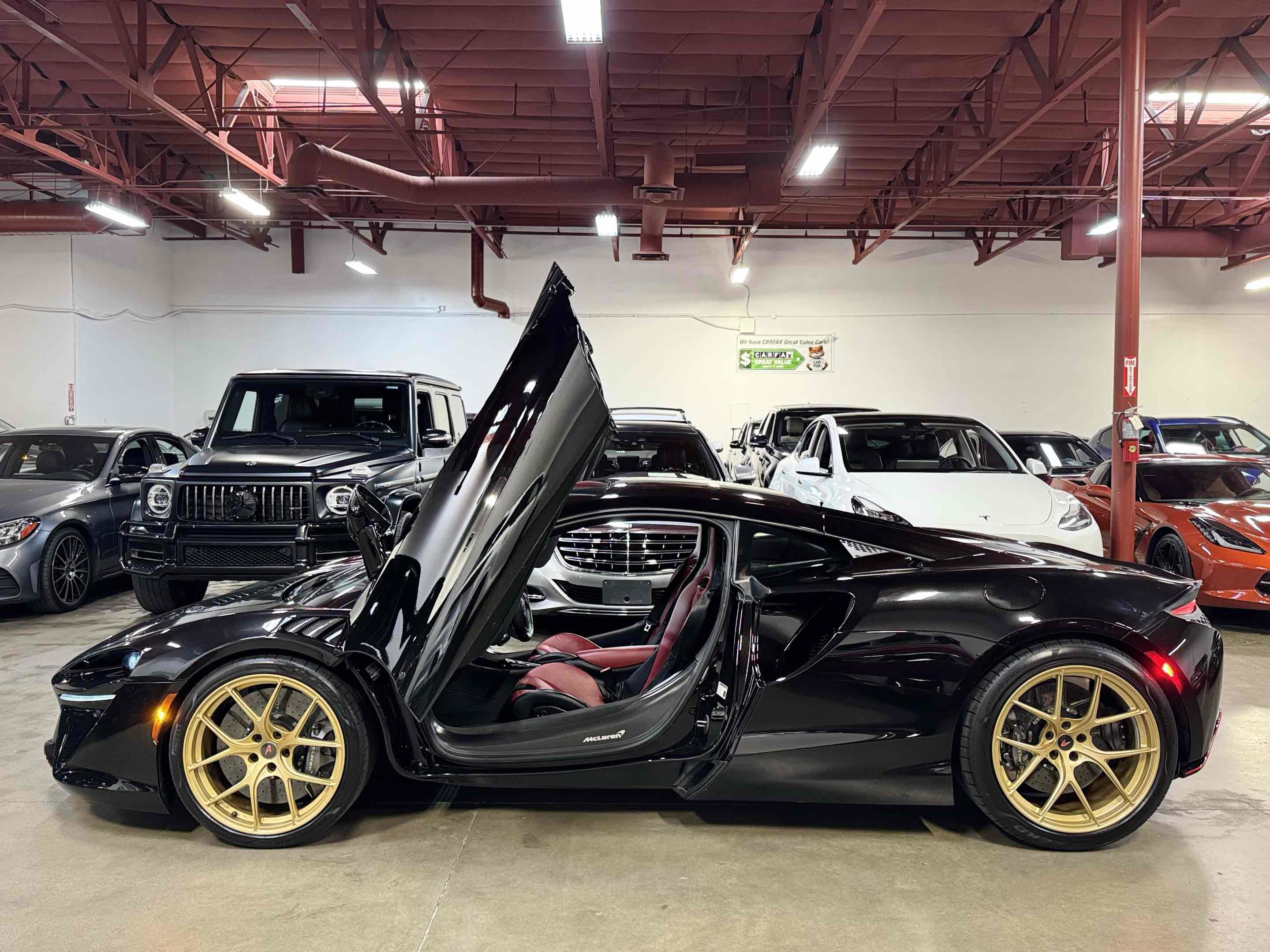 Used 2023 McLaren Artura image 12