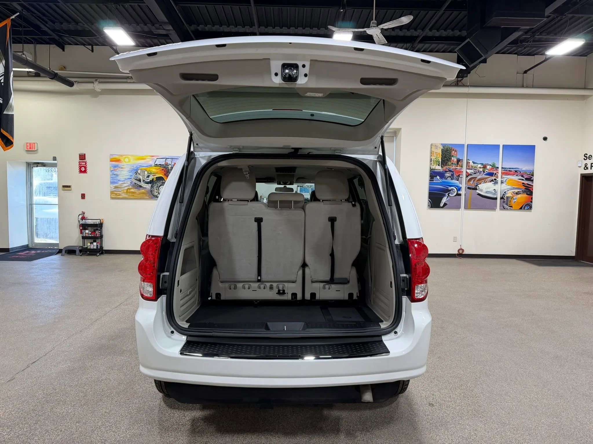Used 2015 Dodge Grand Caravan SE w/ Quick Order Package 29E SE FWD image 24