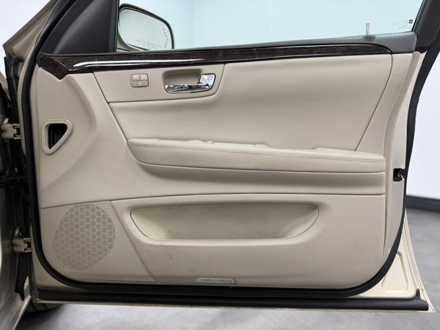 Used 2008 Cadillac DTS w/ Sun And Sound Package image 50