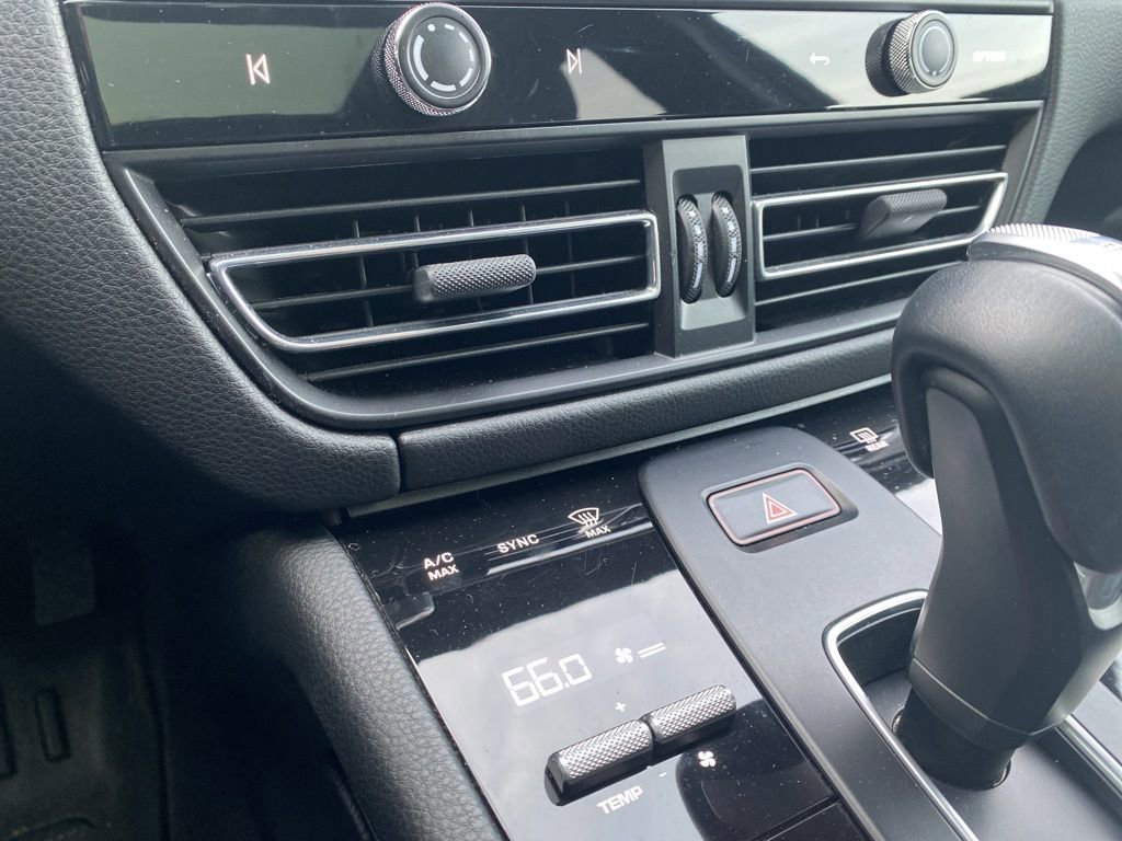 Used 2022 Porsche Macan Base image 14