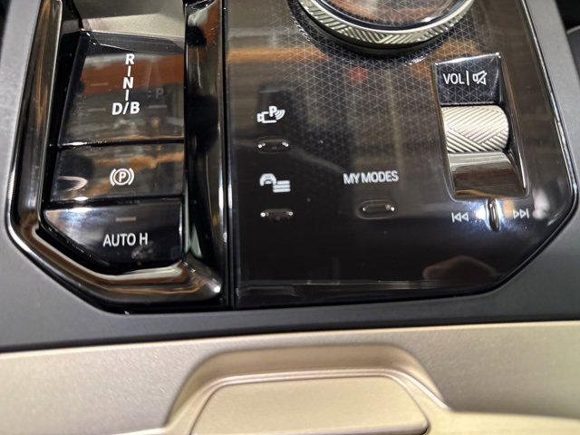 Used 2025 BMW iX xDrive50 w/ Sport Package image 41