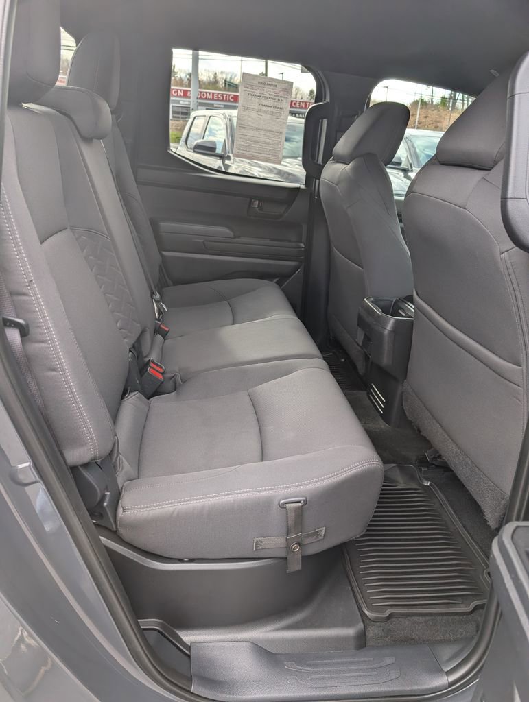 Certified 2024 Toyota Tacoma SR5 AWD/4WD image 17