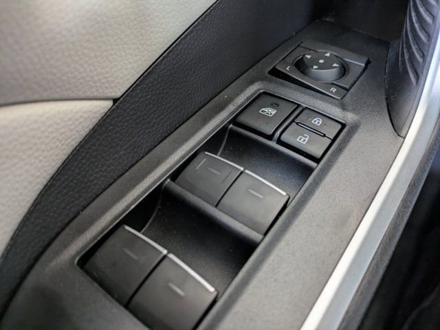 Used 2022 Toyota RAV4 XLE Premium image 23