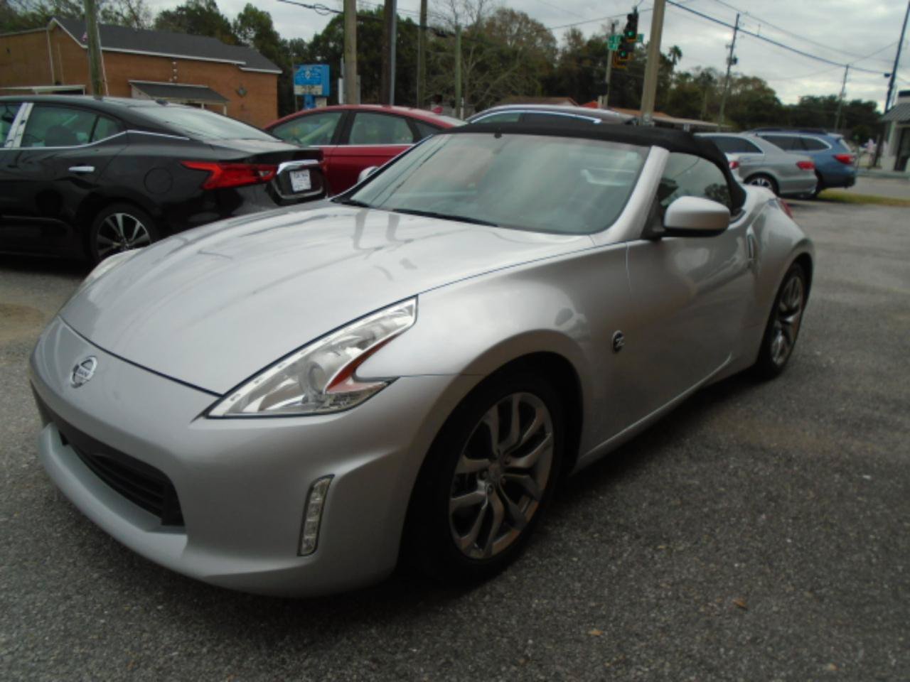 Used 2013 Nissan 370Z Roadster RWD image 5