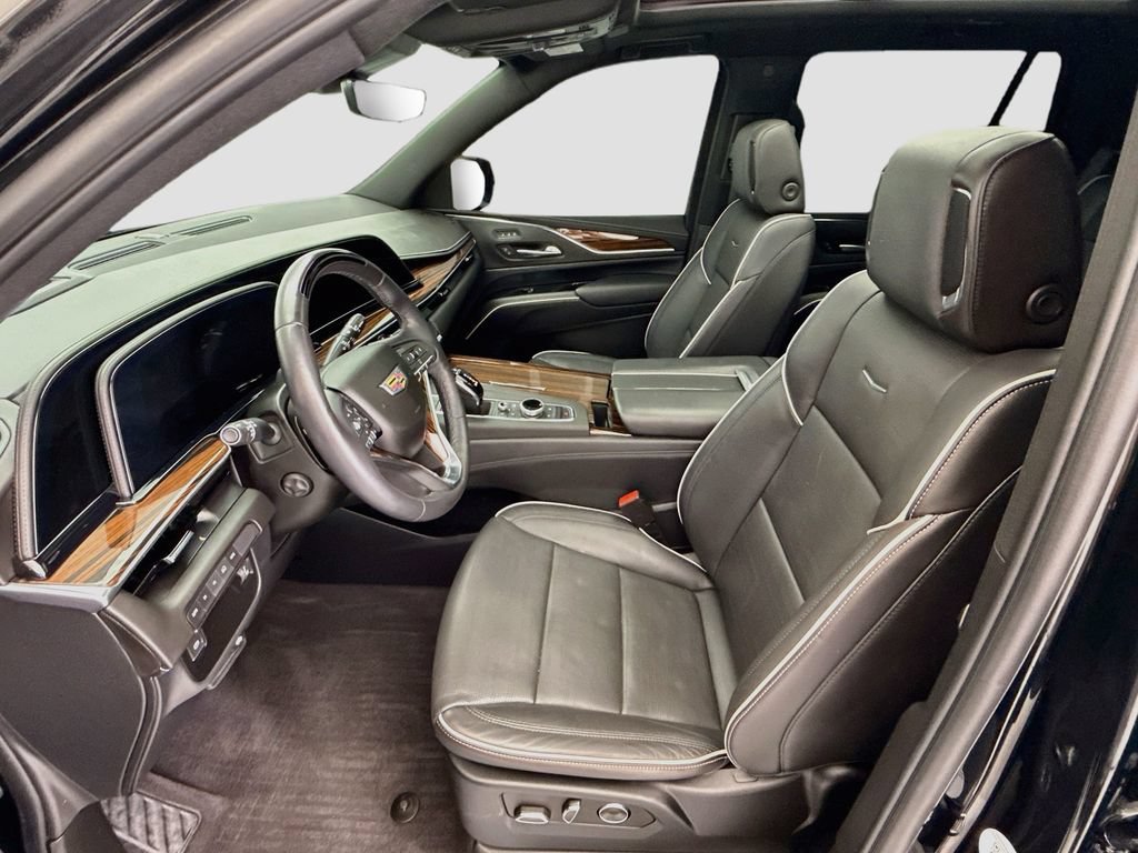 Used 2023 Cadillac Escalade Premium Luxury w/ LPO, Floor Liner Package AWD/4WD image 18