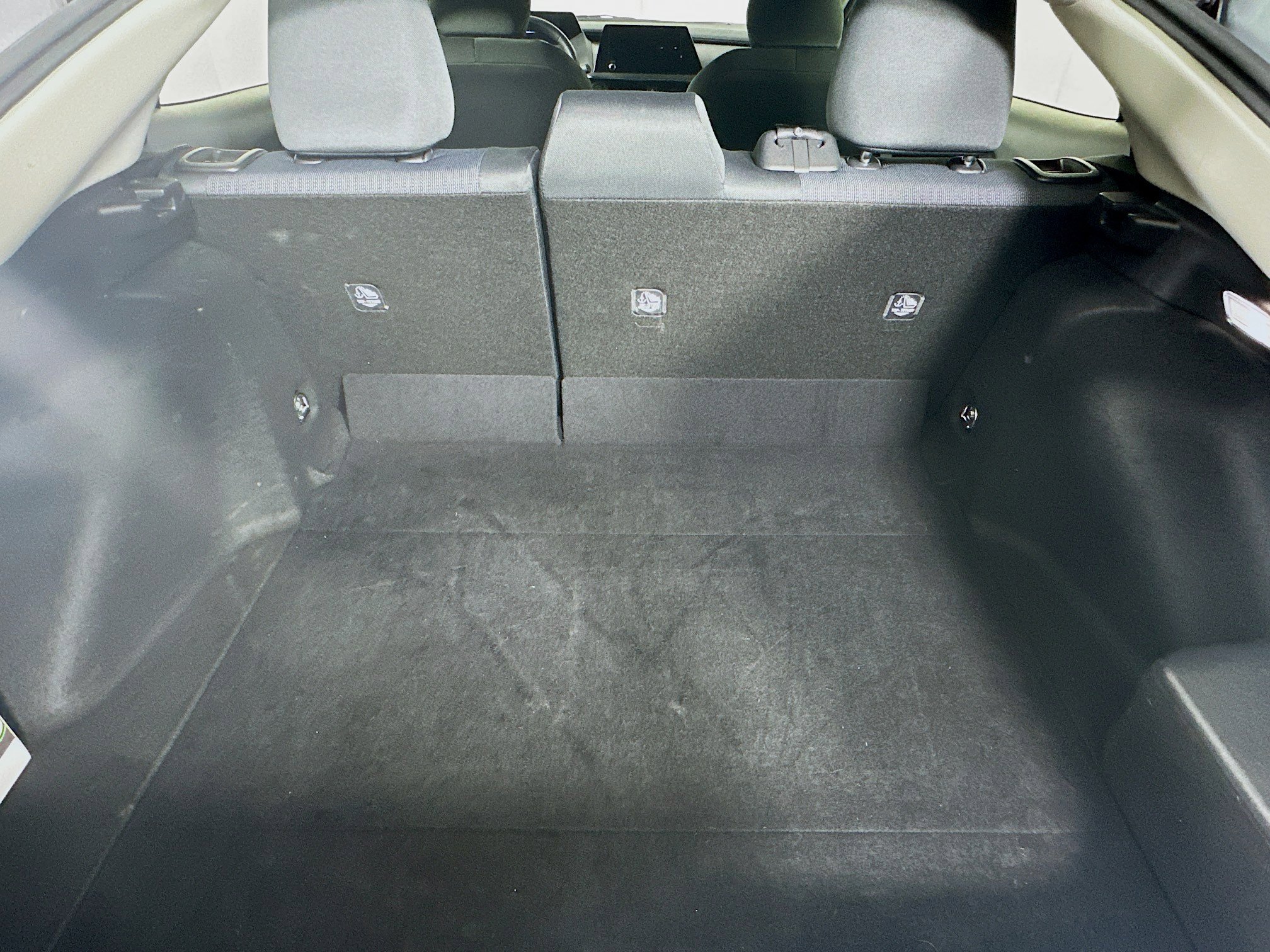 Used 2025 Toyota Prius LE image 27