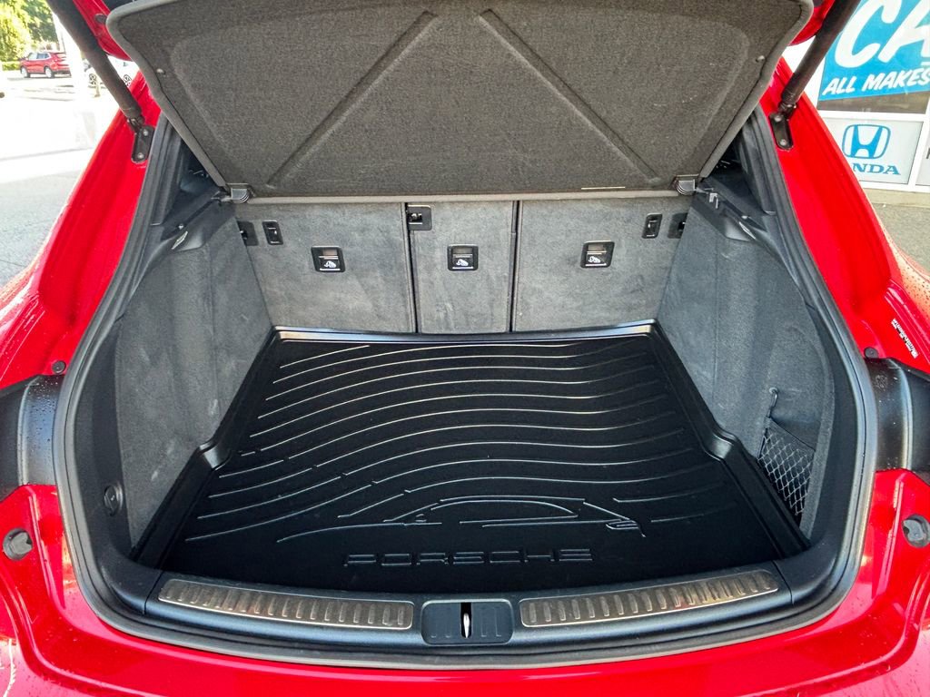Used 2023 Porsche Macan image 27