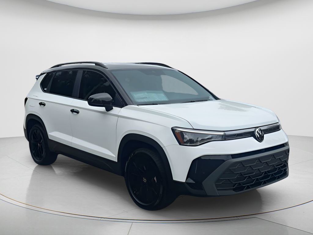 New 2026 Volkswagen Taos SE image 2