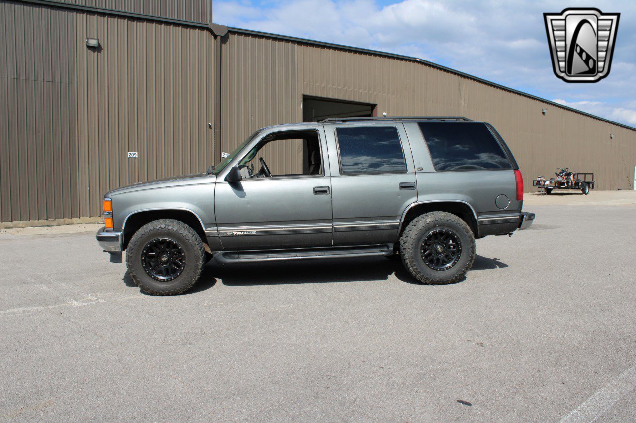 Used 1999 Chevrolet Tahoe Z71 w/ Preferred Equipment Group image 22