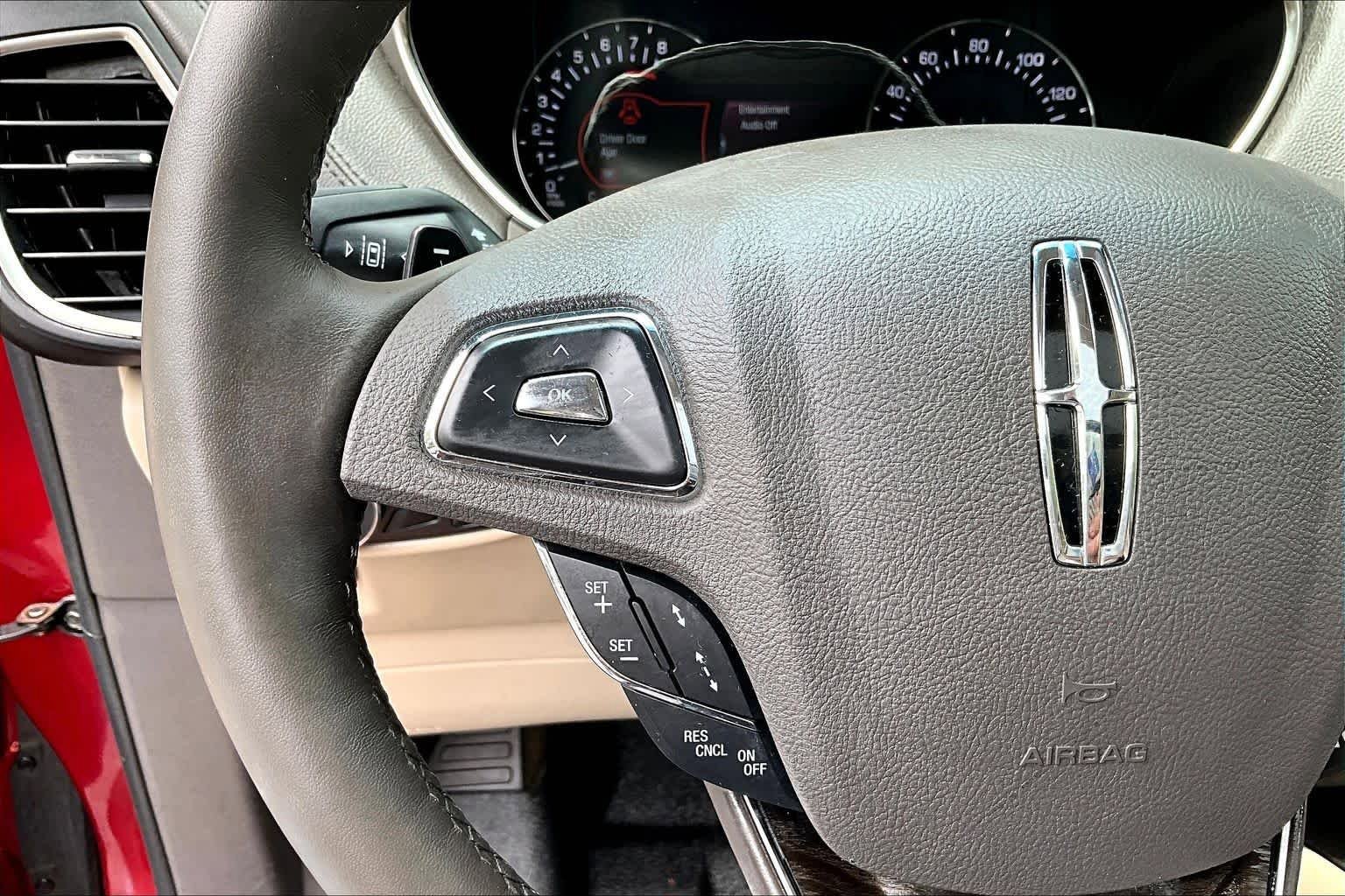 Used 2018 Lincoln MKX Reserve w/ Driver Assistance Package FWD image 24