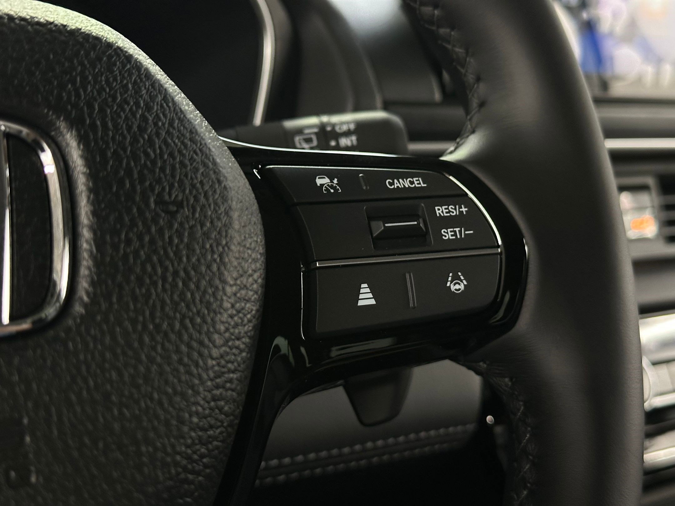 New 2025 Honda Pilot Touring image 29