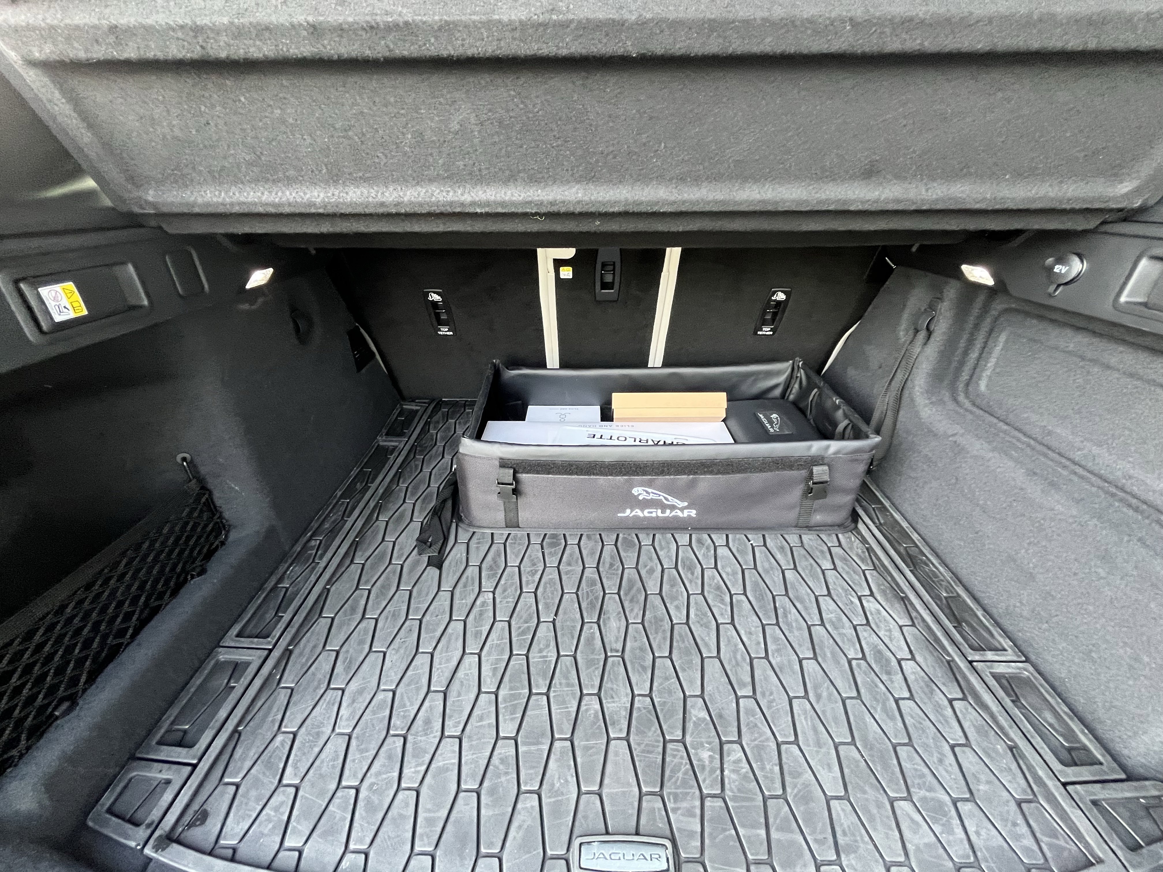 Used 2025 Jaguar F-PACE R-Dynamic S image 33