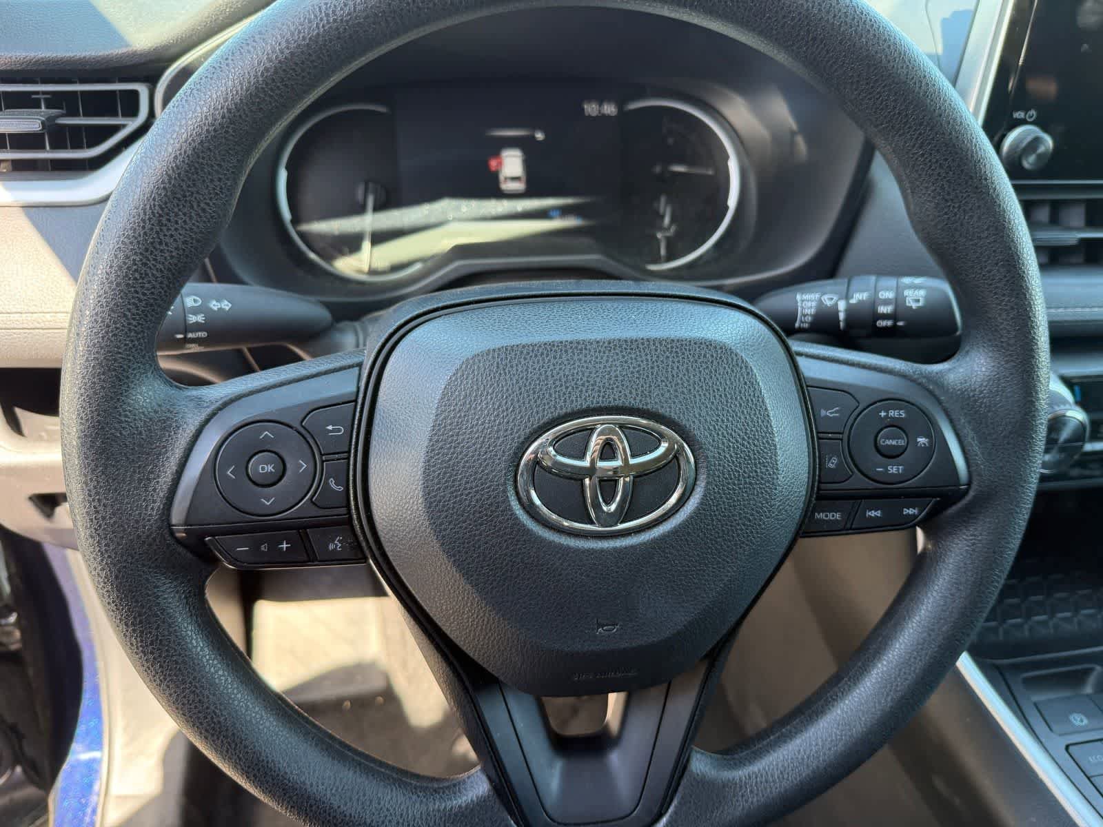 Used 2025 Toyota RAV4 XLE image 14