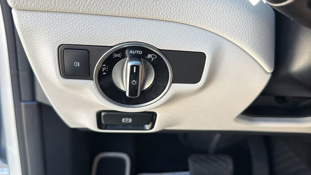 Used 2019 Mercedes-Benz CLA 250 image 38