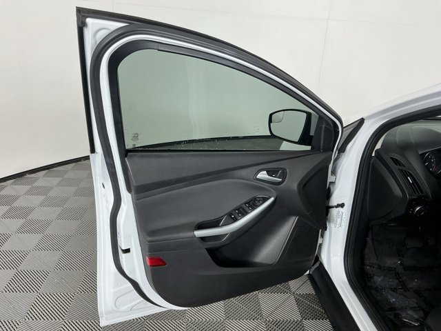 Used 2013 Ford Focus SE FWD image 11
