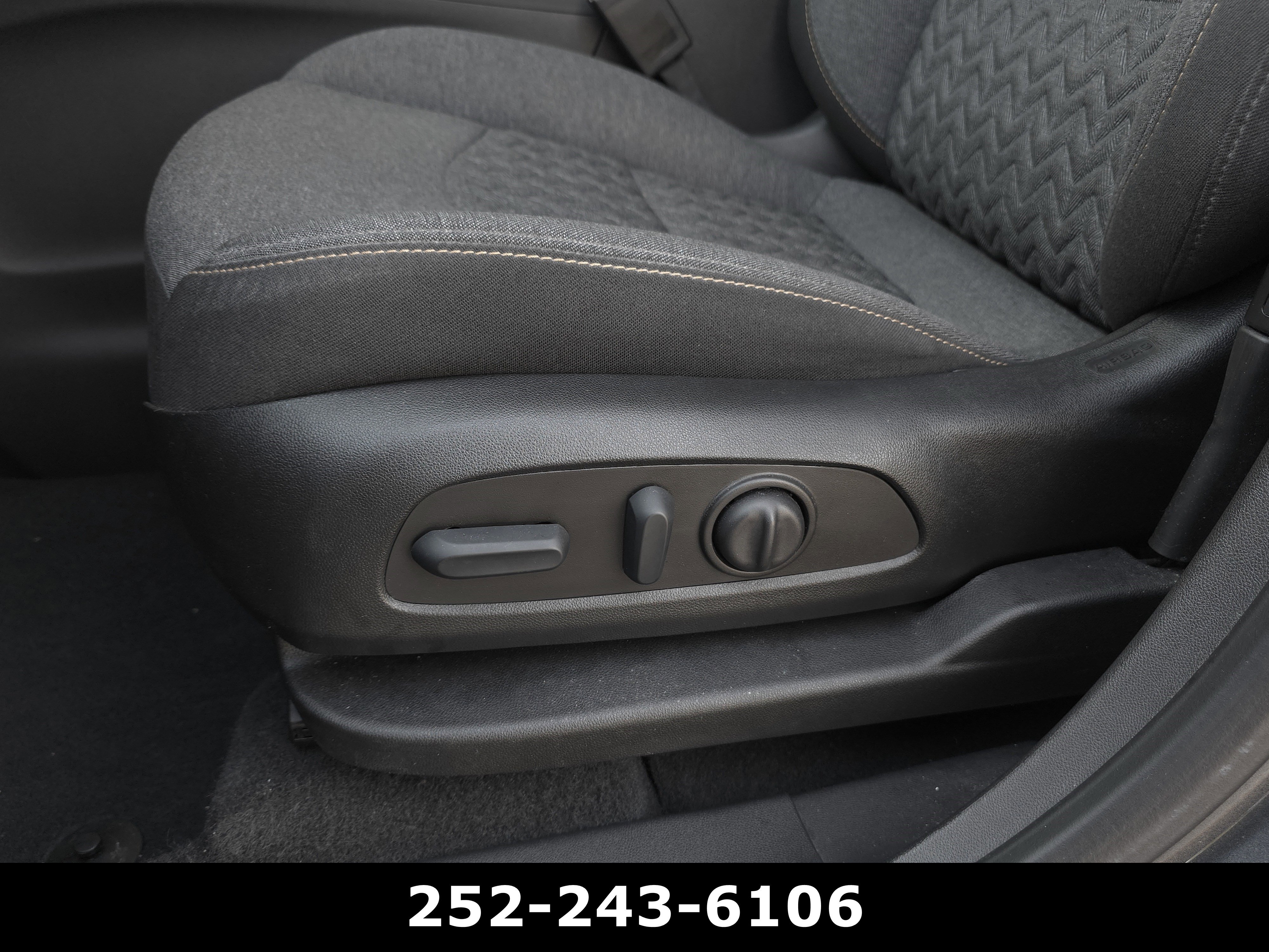 Used 2022 Chevrolet Equinox LT FWD image 11