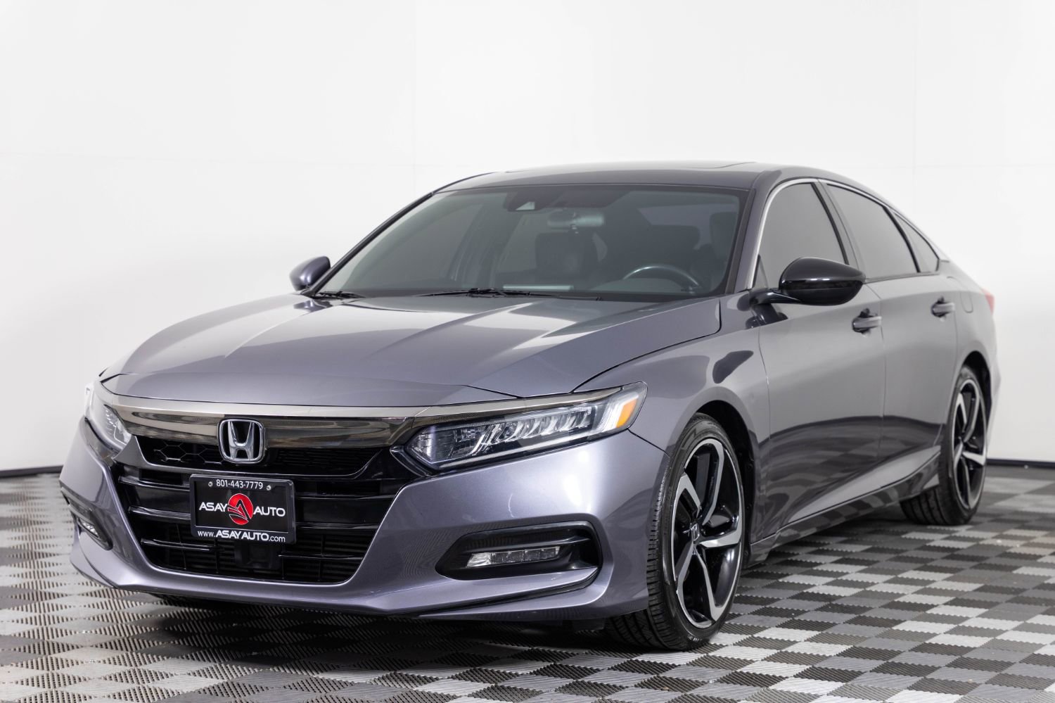 Used 2018 Honda Accord Sport image 2