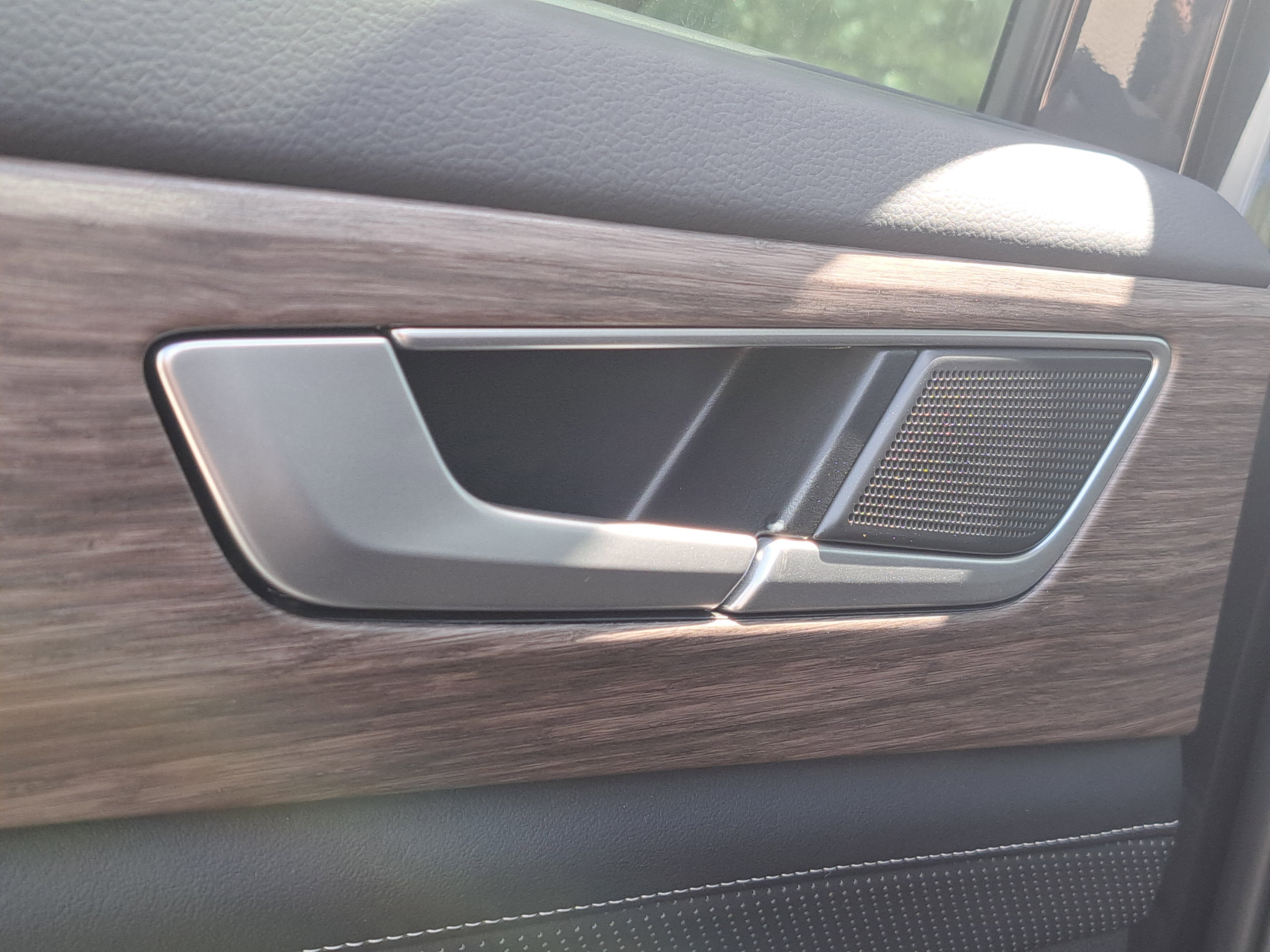 New 2026 Volkswagen Atlas SEL image 18